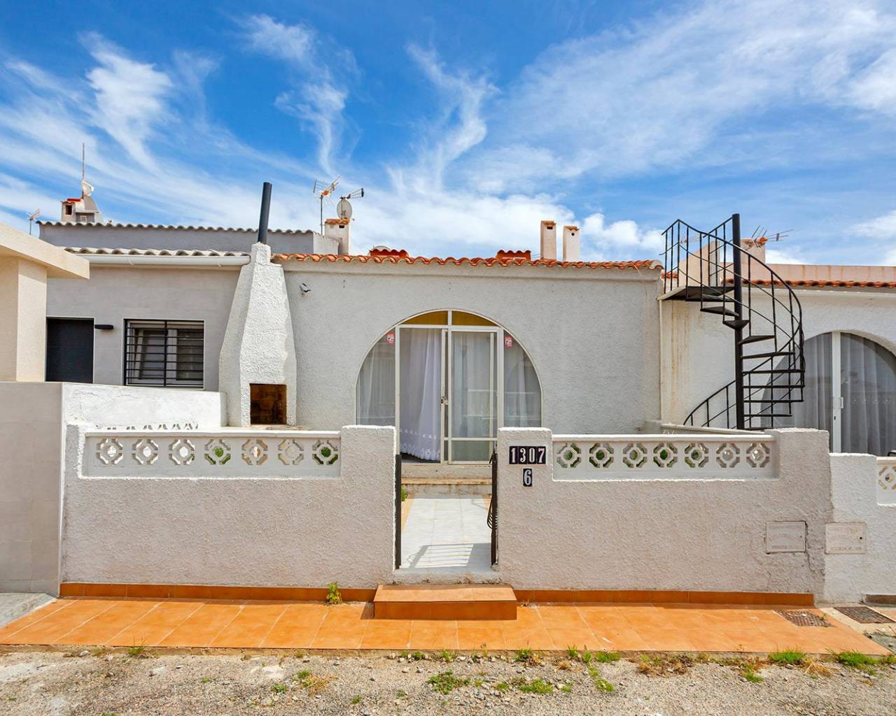 Terraced house - Wederverkoop - Torrevieja - San Luis