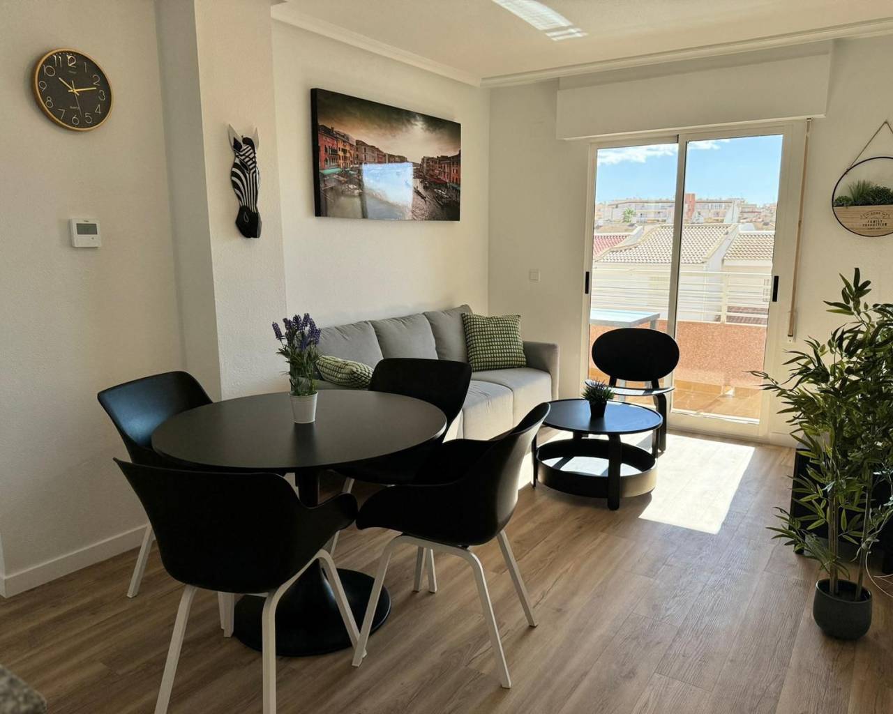 Apartment - Resale - Torrevieja - Calas Blancas