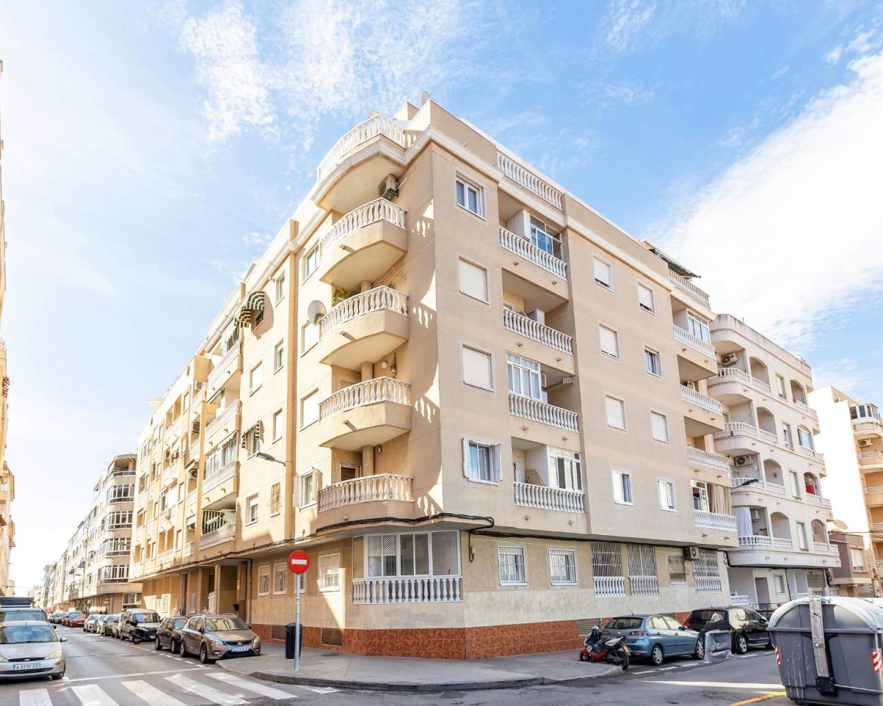 Apartment - Venta - Torrevieja - C19ZH-13129