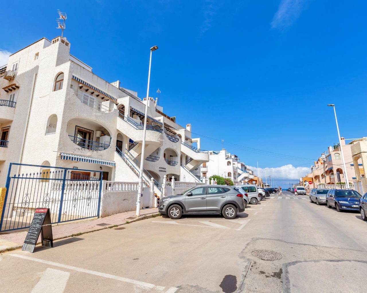 Apartment - Venta - Torrevieja - C19ZH-35870