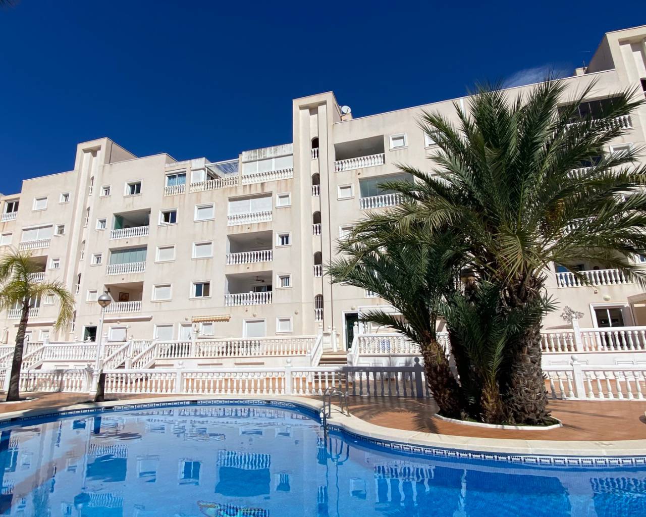 Apartment - Wederverkoop - Guardamar Del Segura - C17ZH-23338