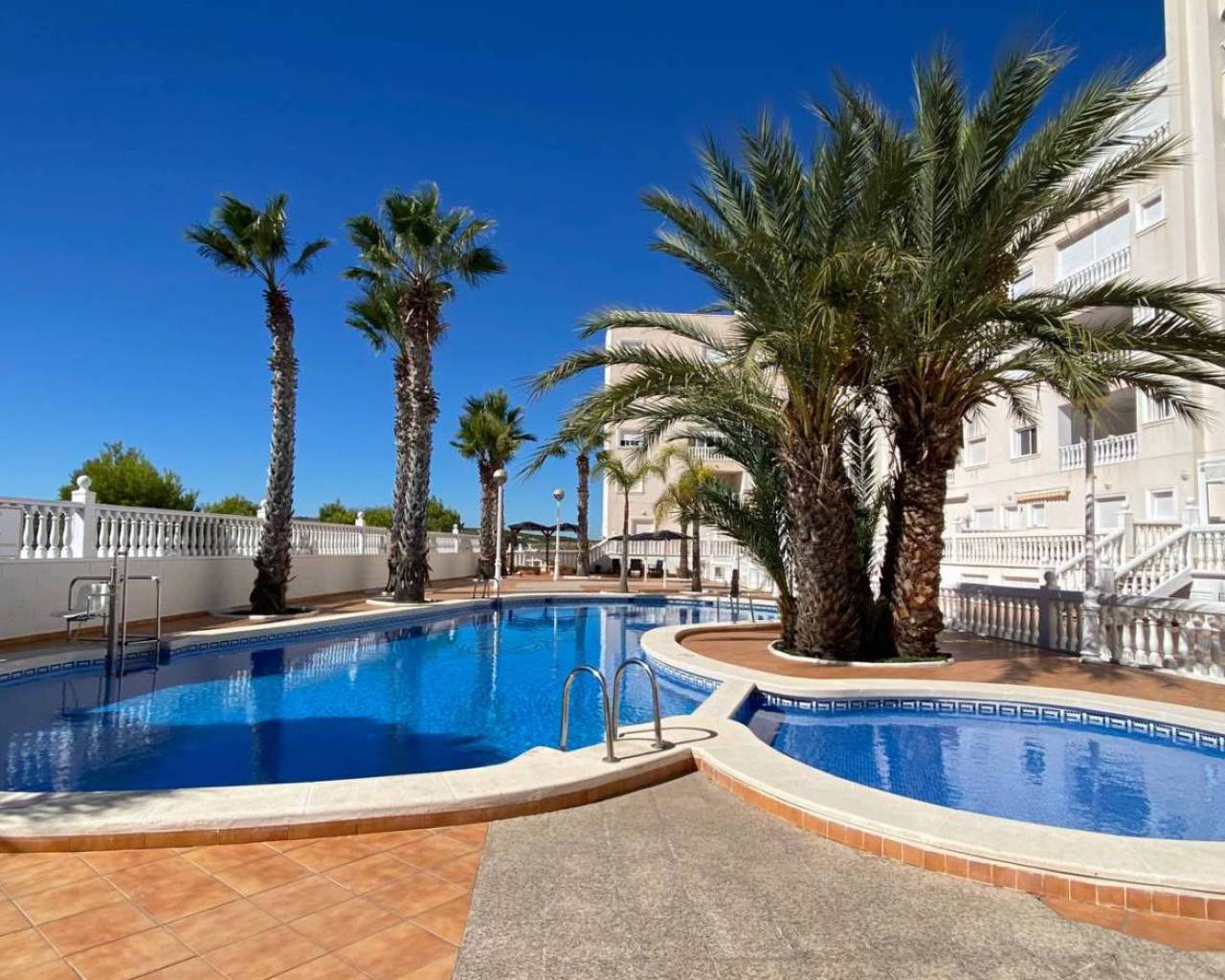 Apartment - Wederverkoop - Guardamar Del Segura - ZH0278