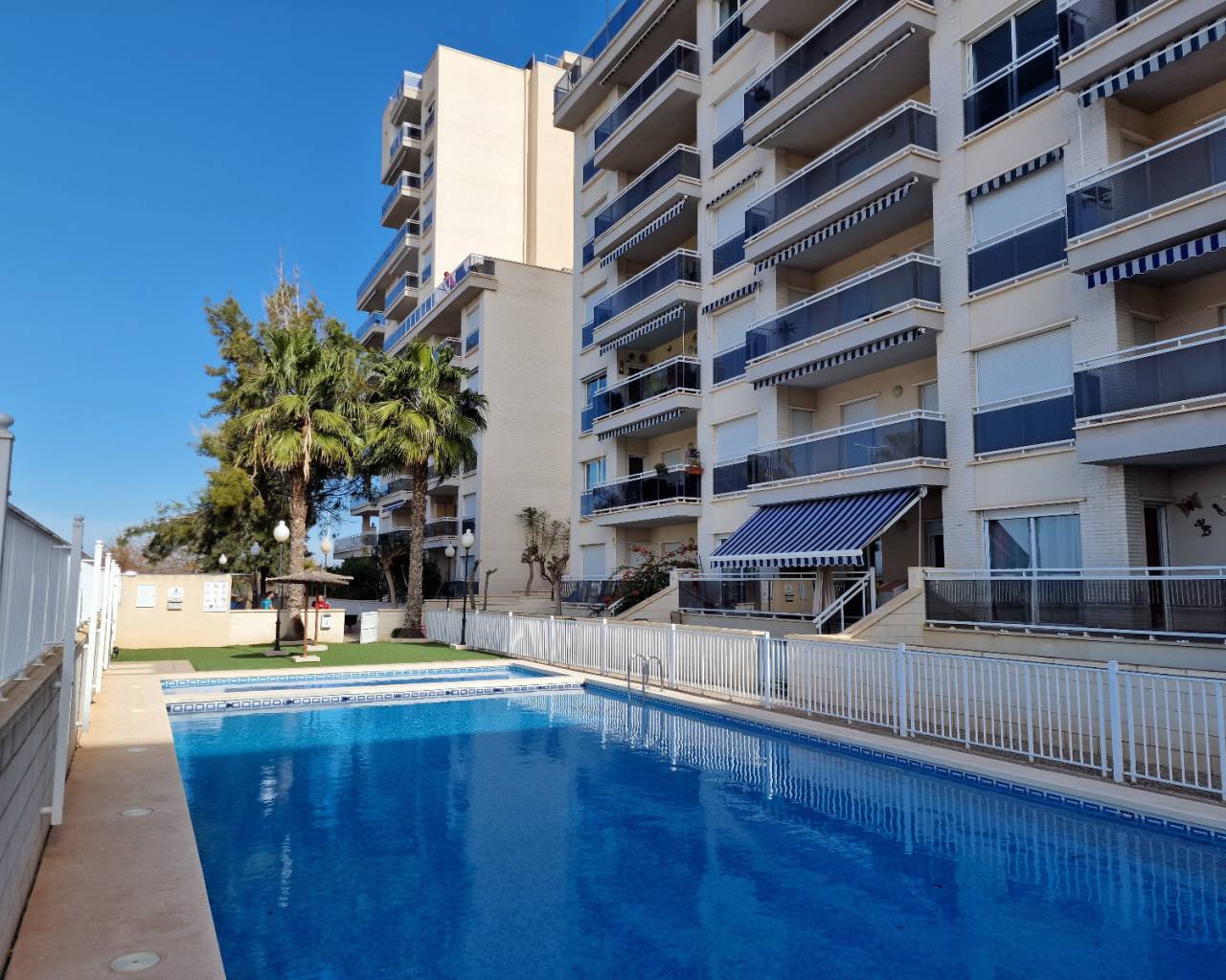 Apartment - Wederverkoop - Guardamar Del Segura - ZH0346