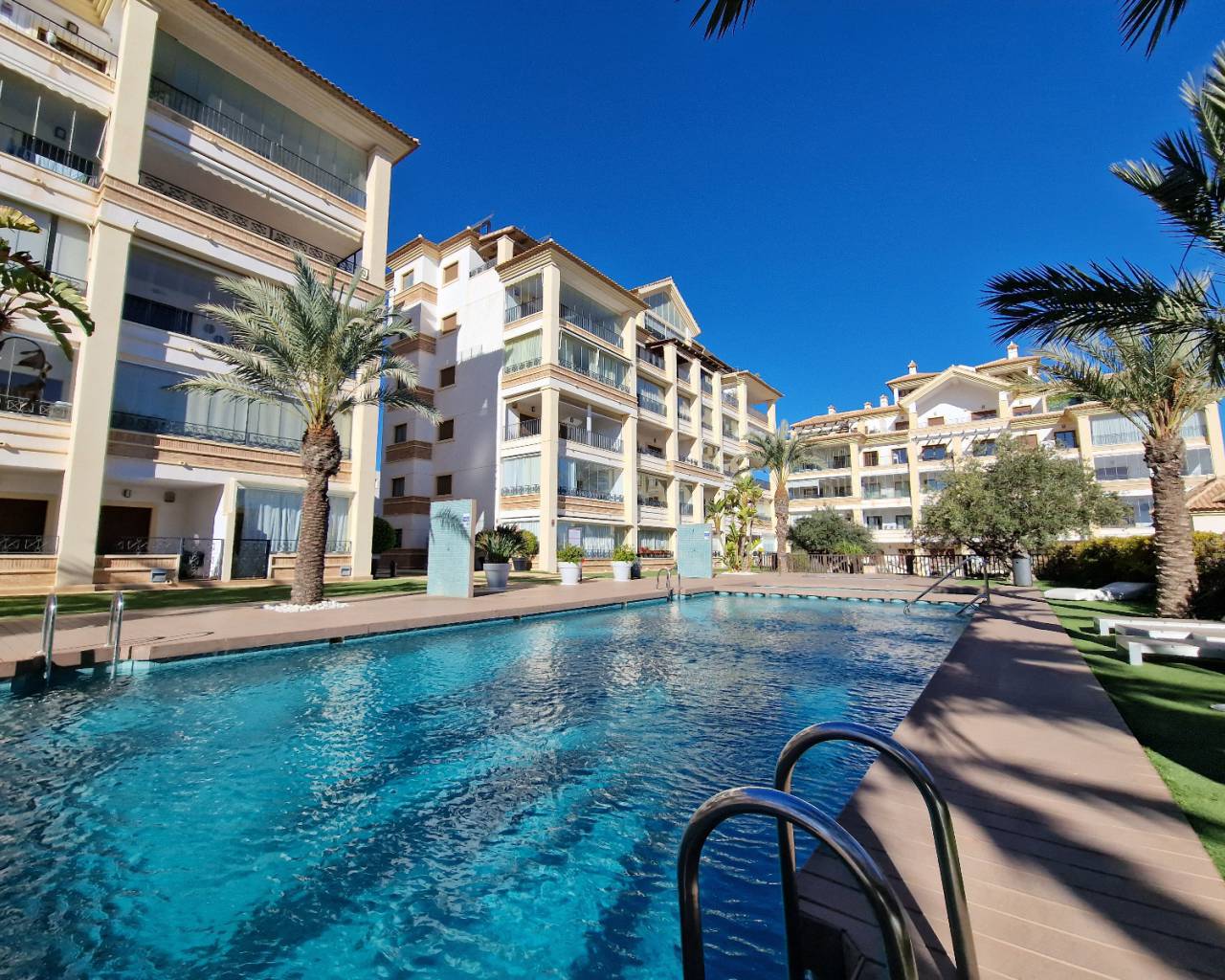 Apartment - Wederverkoop - Guardamar Del Segura - ZH0394