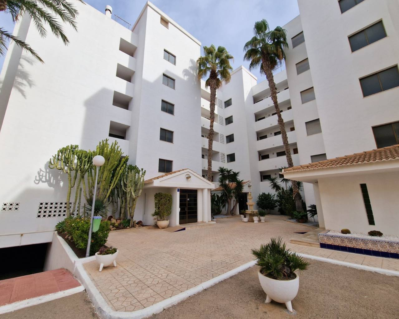 Apartment - Wederverkoop - Guardamar Del Segura - ZH0466