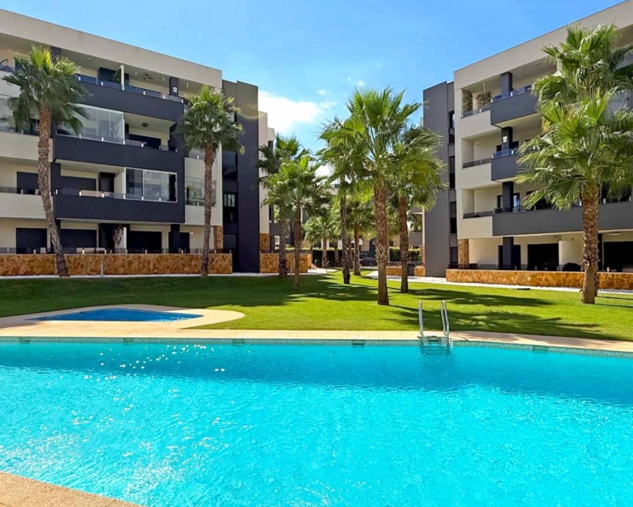 Apartment - Wederverkoop - Orihuela Costa - C10ZH-43600