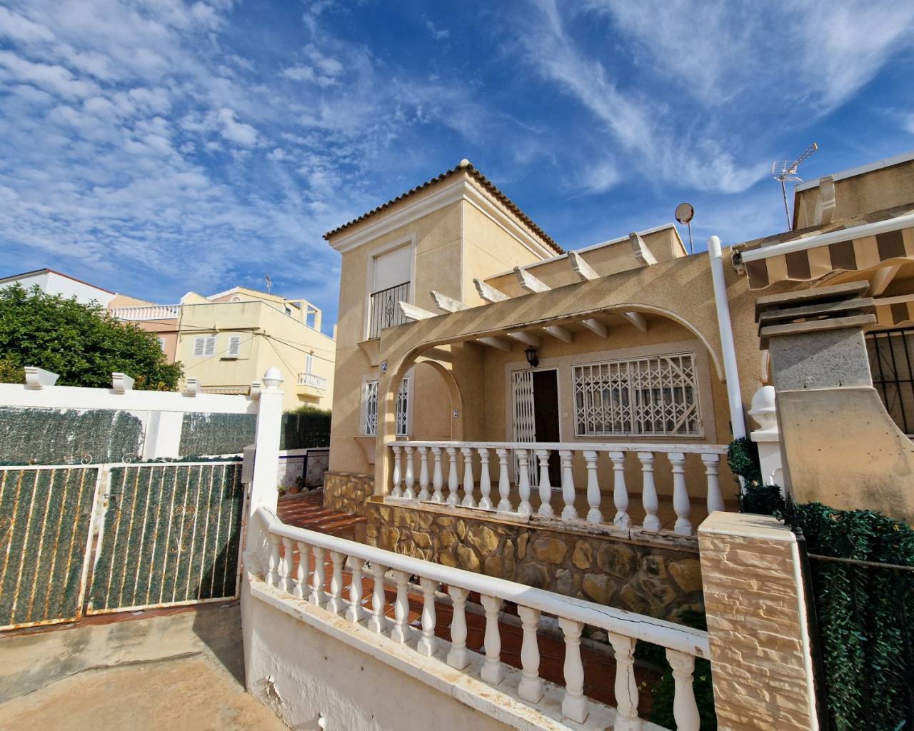 Bungalow - Venta - Guardamar Del Segura - ZH0434