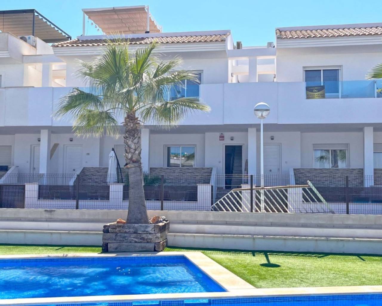 Bungalow - Venta - Torrevieja - C10ZH-20255