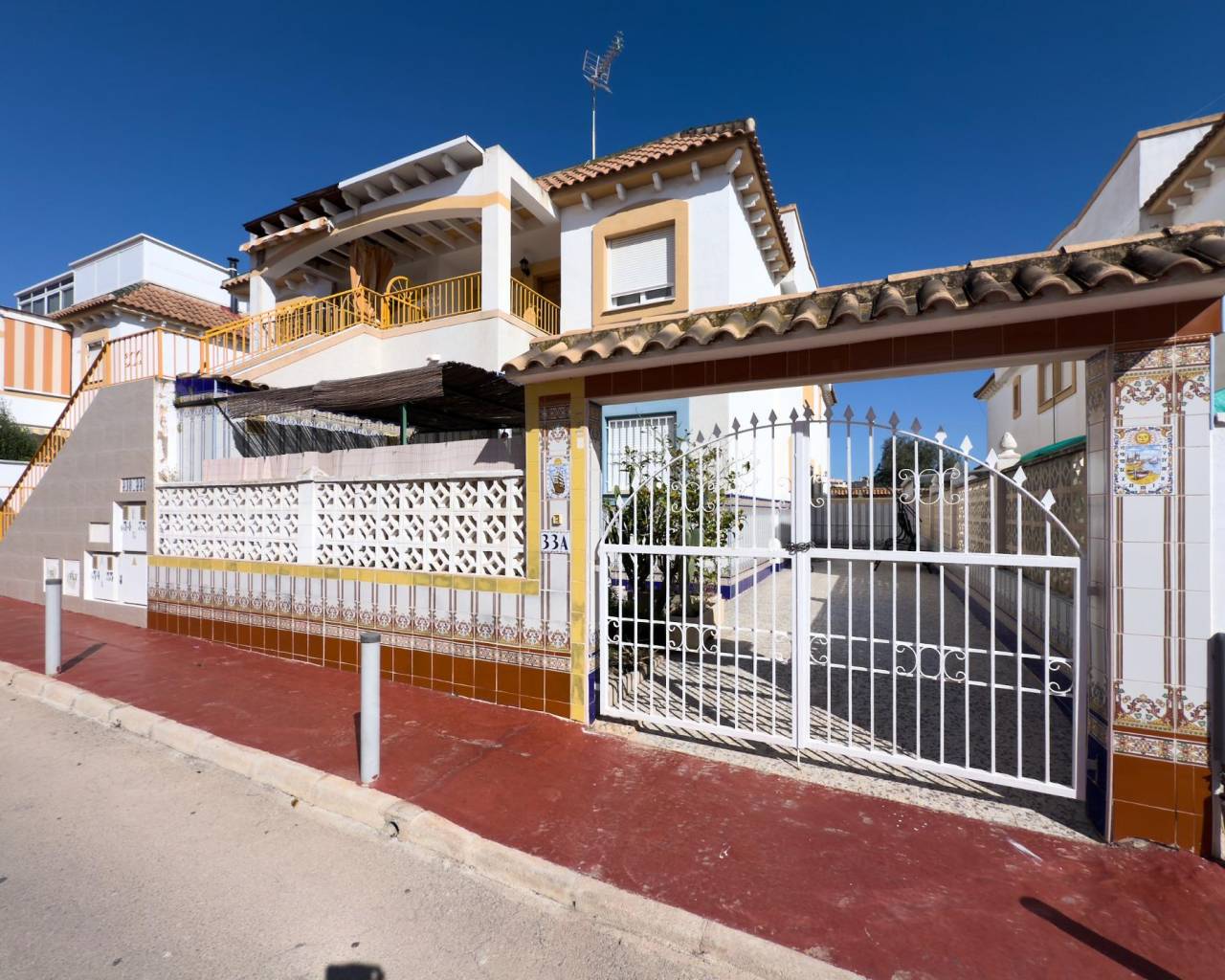 Bungalow - Venta - Torrevieja - C19ZH-57618
