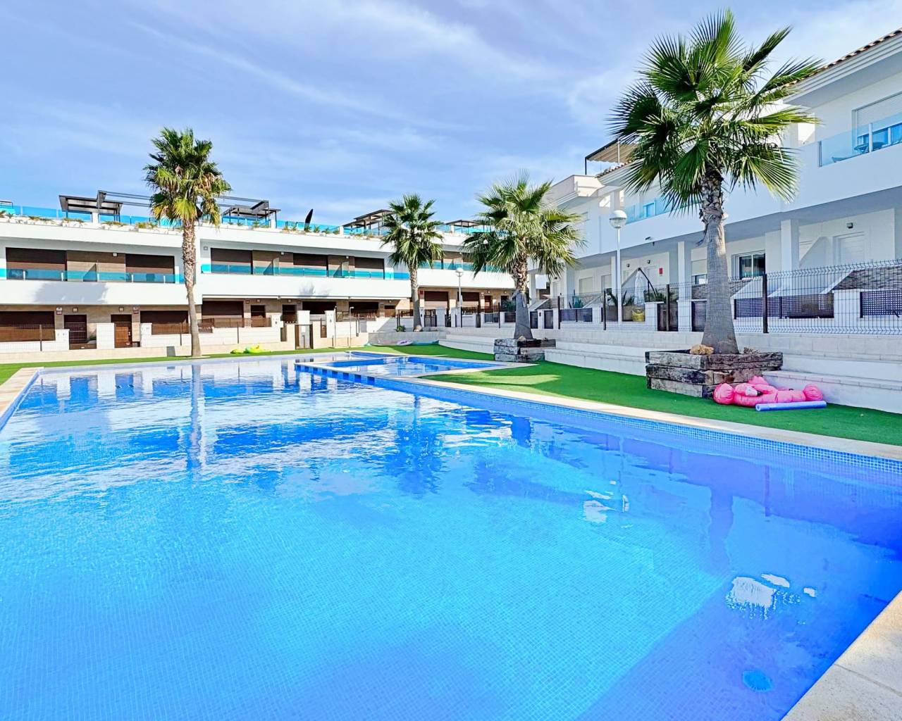 Bungalow - Venta - Torrevieja - C9ZH-24501
