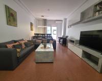 Resale - Apartment - Torrevieja - Paseo maritimo