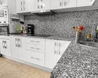 Resale - Bungalow - Torrevieja - La Siesta - El Salado -  Torreta
