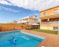 Resale - Terraced house - Torrevieja - Aguas Nuevas