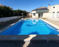 Resale - Villa - Algorfa