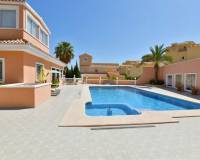 Resale - Villa - Calpe