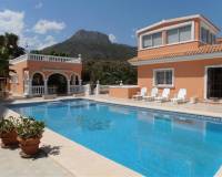 Resale - Villa - Calpe