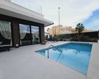 Resale - Villa - San Fulgencio - Urbanización Oasis