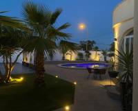 Resale - Villa - Torrevieja