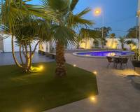 Resale - Villa - Torrevieja