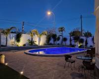Resale - Villa - Torrevieja