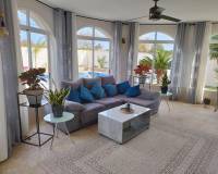 Resale - Villa - Torrevieja