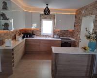 Resale - Villa - Torrevieja