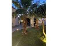 Resale - Villa - Torrevieja