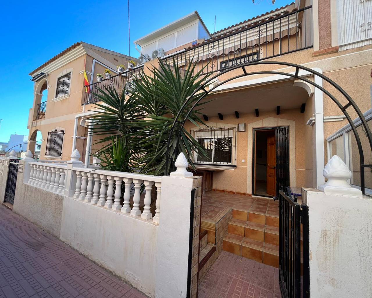 Terraced house - Wederverkoop - La Zenia - Orihuela Costa