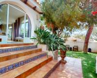 Venta - Villa-Chalet - Orihuela Costa - La Zenia