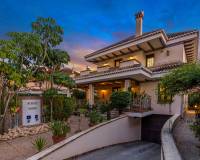 Venta - Villa-Chalet - Torrevieja - La Veleta