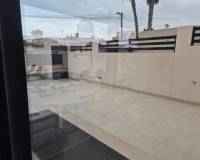 Venta - Villa-Chalet - Torrevieja - Los Balcones