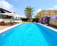 Venta - Villa-Chalet - Torrevieja - Rocio del Mar