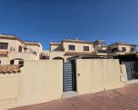 Venta - Villa-Chalet - Torrevieja - Sector 25