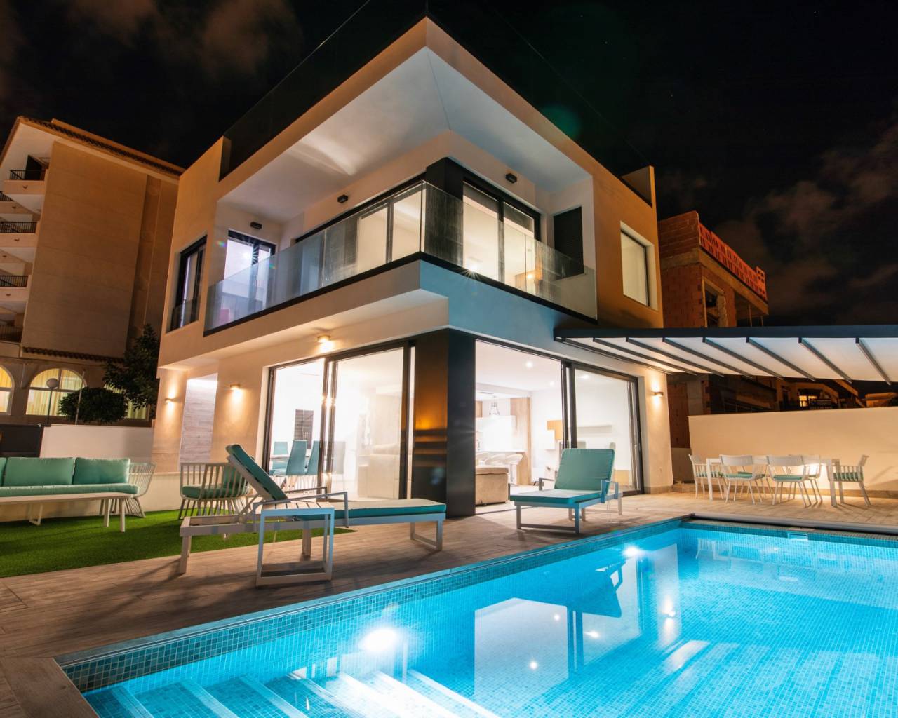 Villa-Chalet - Nueva construcción  - Guardamar Del Segura - ZH0063