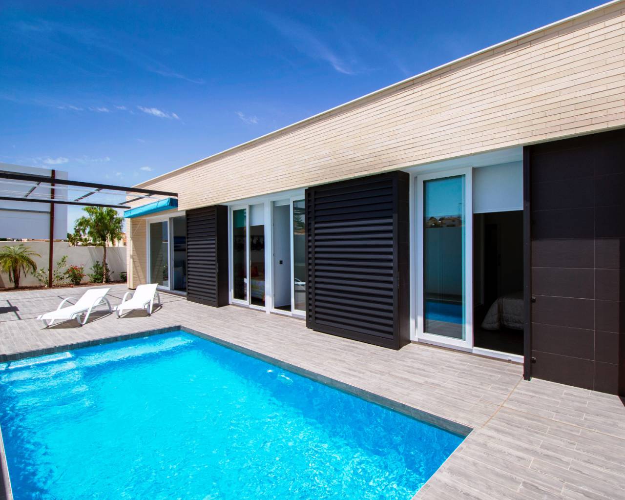 Villa-Chalet - Nueva construcción  - Rojales - ZH0074