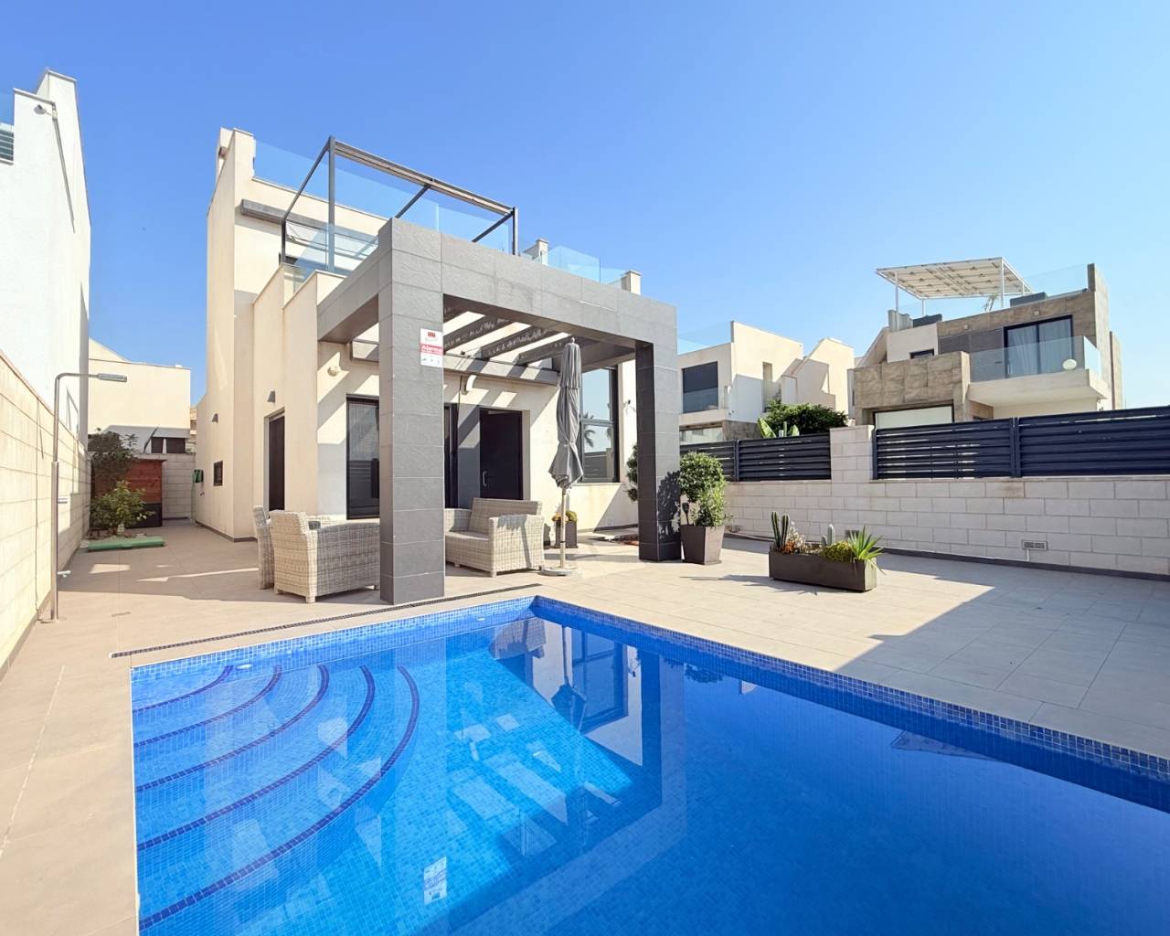 Villa-Chalet - Venta - Ciudad Quesada - C17ZH-86200