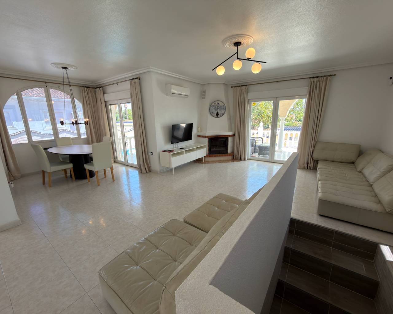 Villa-Chalet - Venta - Ciudad Quesada - C1ZH-64500