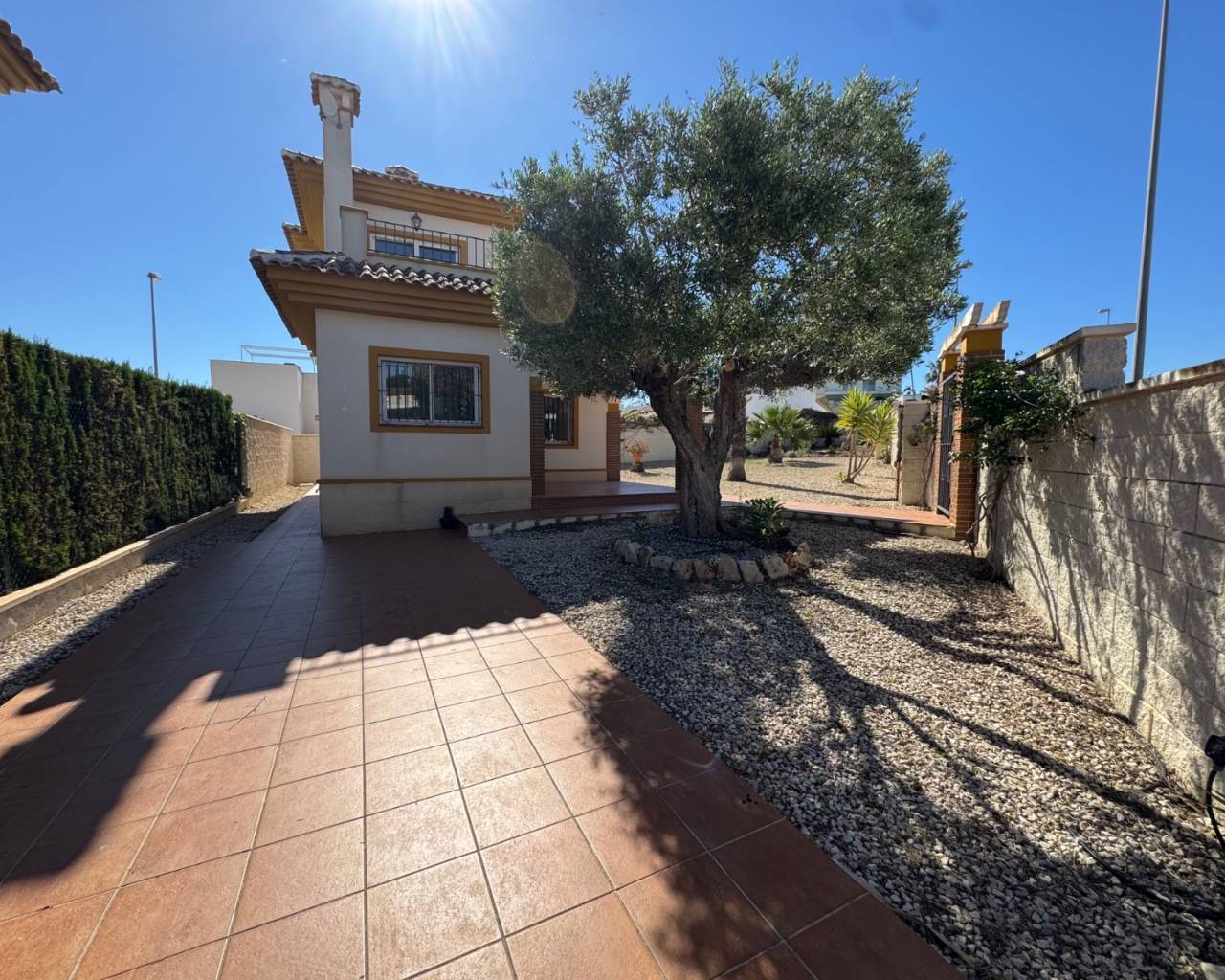 Villa-Chalet - Venta - Ciudad Quesada - C2ZH-91214