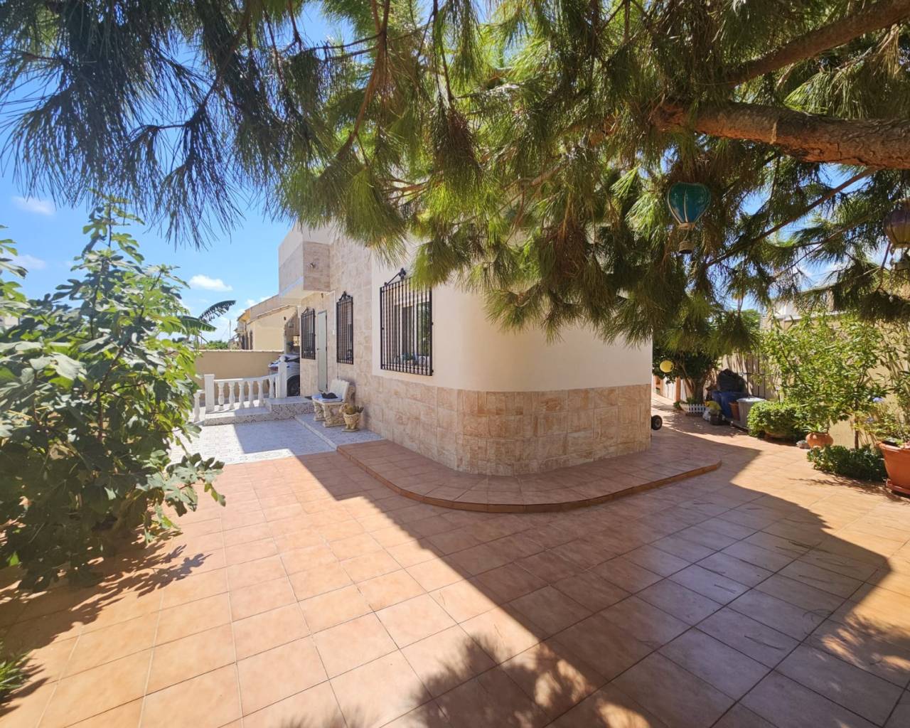 Villa-Chalet - Venta - Torrevieja - C2ZH-37182