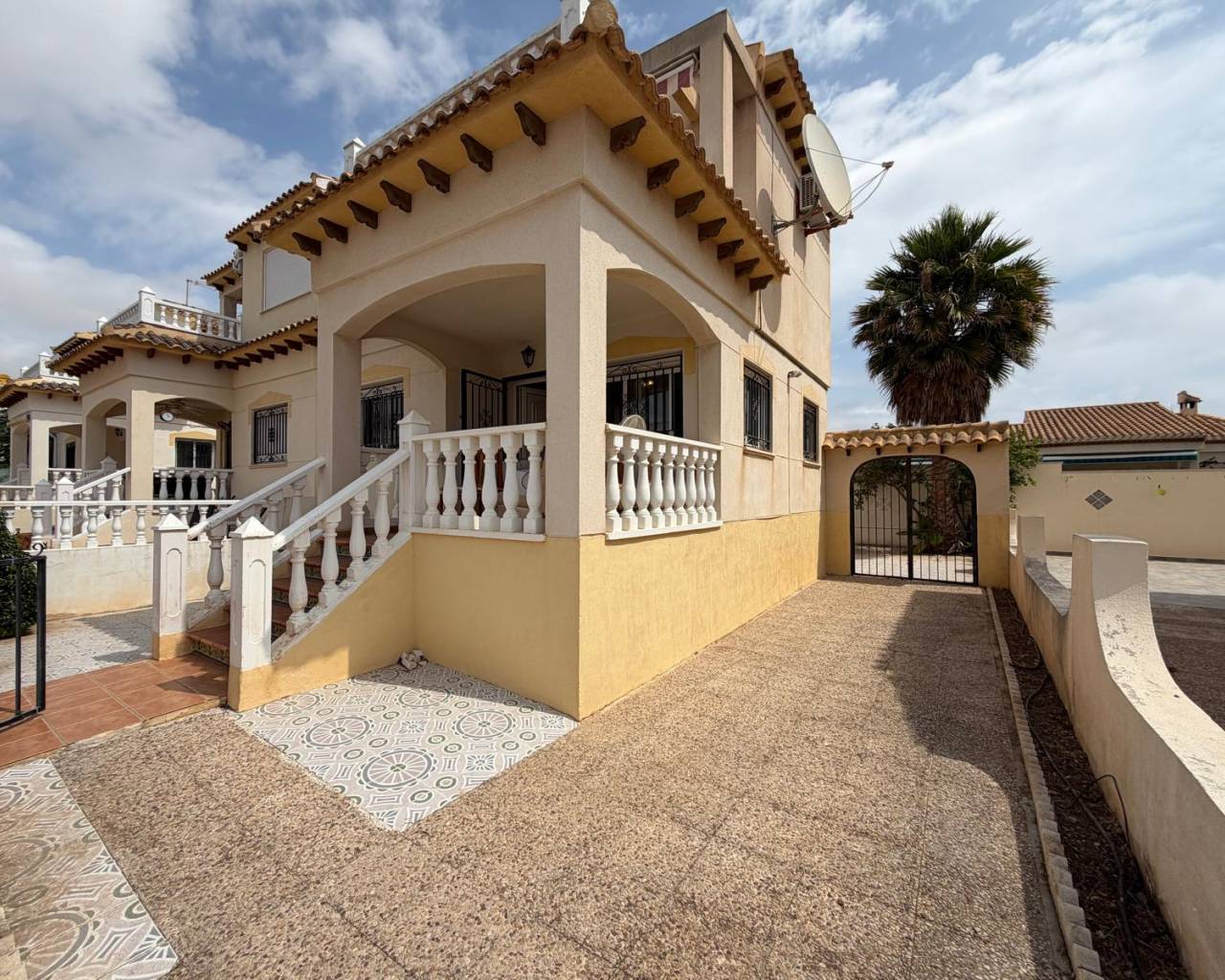 Villa - Resale - Playa Flamenca - Orihuela Costa