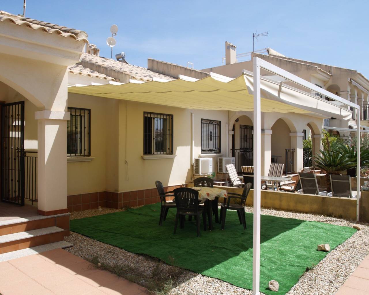 Villa - Wederverkoop - Guardamar Del Segura - Guardamar