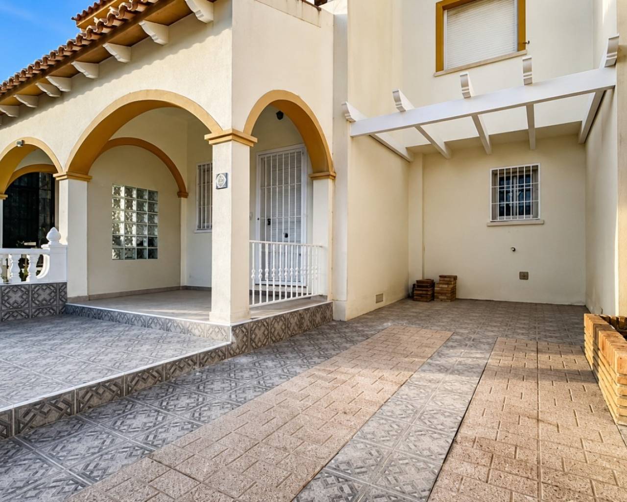 Villa - Wederverkoop - Orihuela Costa - Los Almendros
