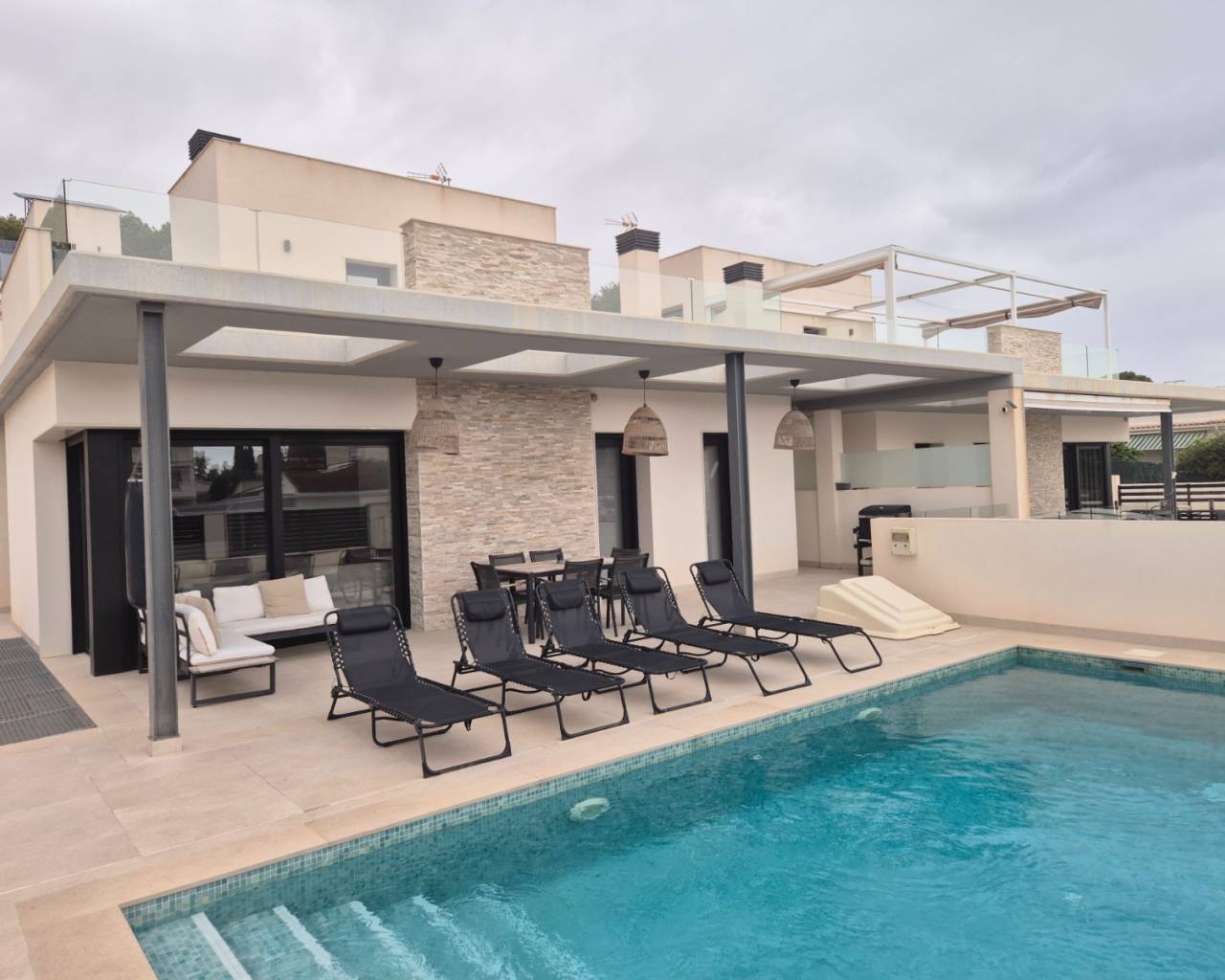 Villa - Wederverkoop - Torrevieja - Los Balcones