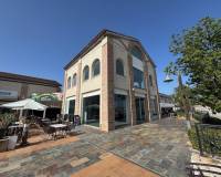 Wederverkoop - commercial property - La Finca Golf - Algorfa