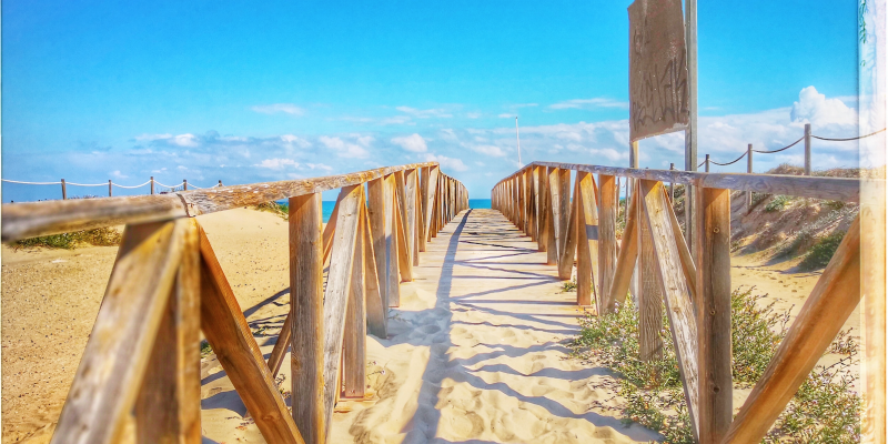 LOOKING TO BUY A PROPERTY NEAR GUARDAMAR DEL SEGURA