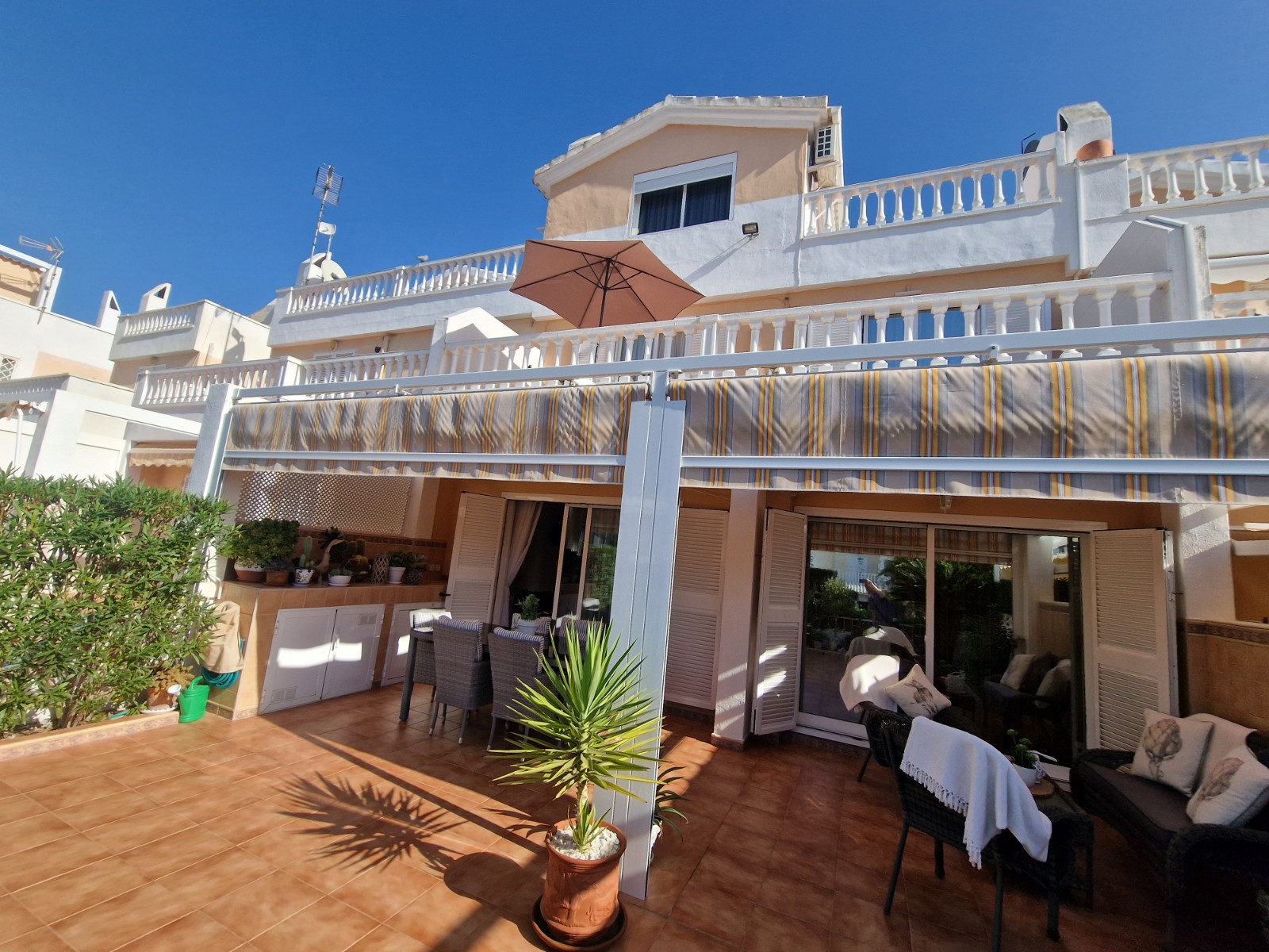 For sale: 4 bedroom house / villa in Guardamar del Segura, Costa Blanca